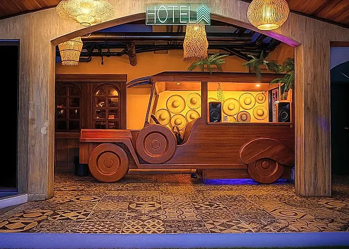 Connector Hotel